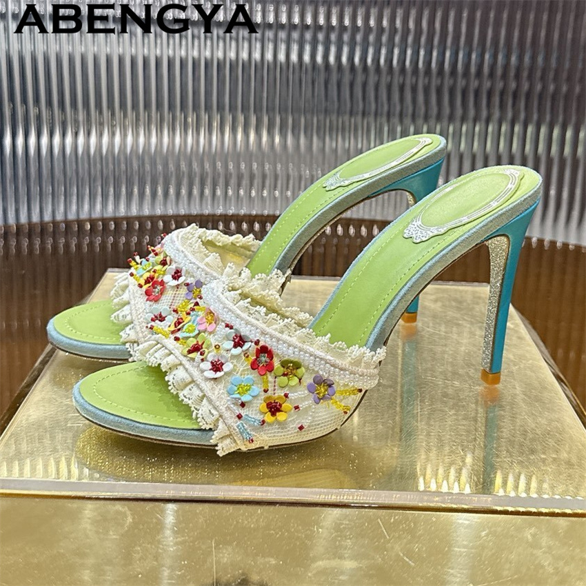 エスニックスタイル小花柄スクエアチャンキーヒールスリッパ女性 - Ethnic Style のレビューと価格