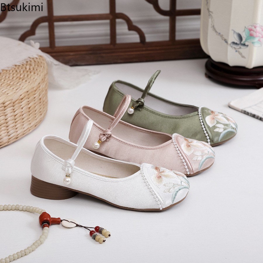 ファッション刺繍中国風ローヒール婦人靴エレガントカジュアルレ - Ethnic And Fashion のレビューと価格