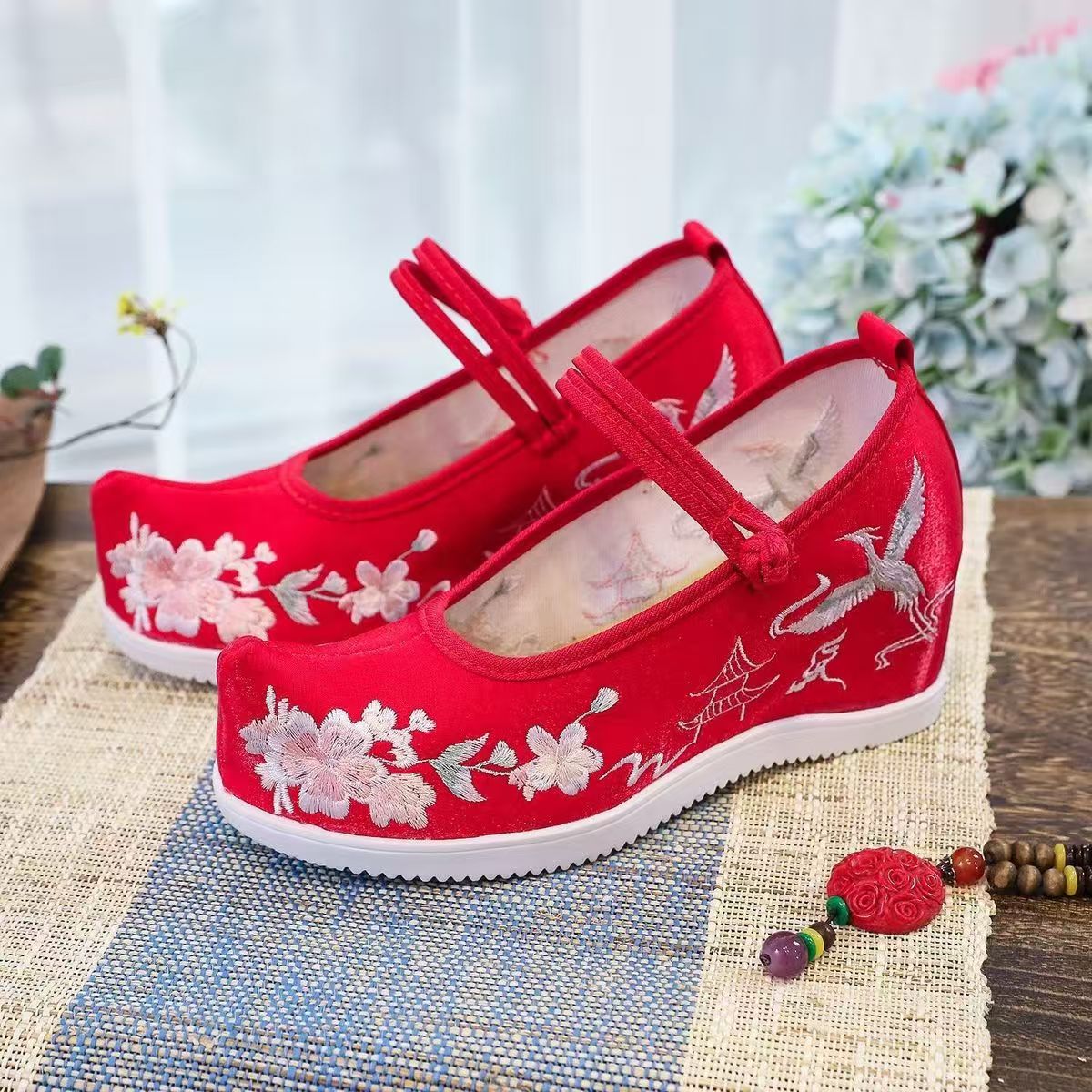 女性用内部刺繍入り厚底靴、滑り止め付き、コックドシューズ、ト - Ethnic Style のレビューと価格